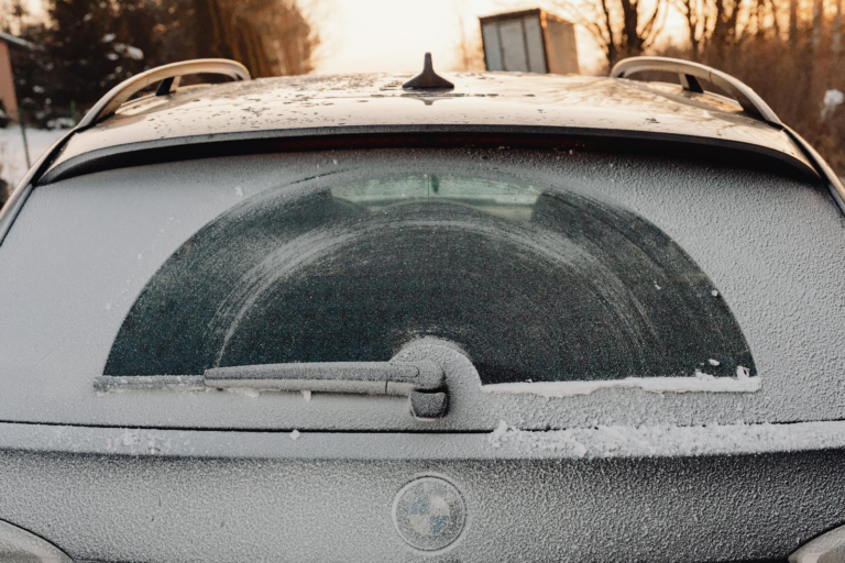 Conduire en hiver : les bonnes pratiques a adopter pour equiper son vehicule